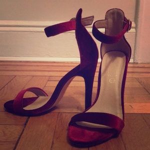 Burgundy velvet pumps